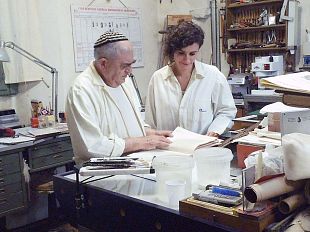 la-dottoranda-di-ricerca-in-scienze-chimiche