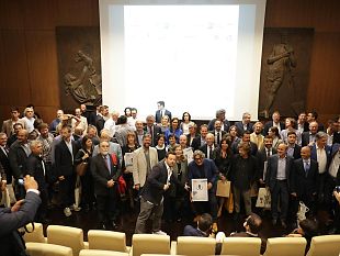 oreno-2015-della-tenuta-sette-ponti-ha-vinto-the-winesider-best-italian-wine-awards