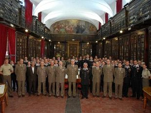 b007202012-allievi-della-scuola-carabinieri-di-roma-in-visita-all-igm-di-firenze