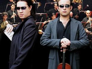 b103021739-siena-risate-al-concerto-di-igudesman-joo-con-l-ort