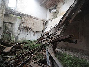 un-castello-abbandonato-alle-porte-di-firenze