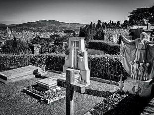 case-con-vista-da-brivido-sui-cimiteri-italiani-piu-belli