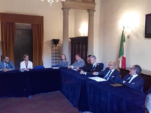 istituzioni-forze-dellordine-e-giornalisti-tavolo-in-prefettura