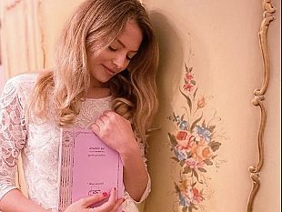 boutique-della-carta-a-firenze-una-porta-rosa-in-via-romana