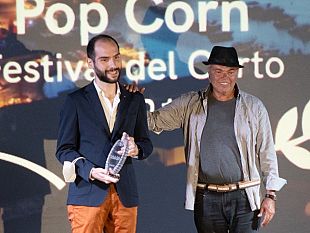 pop-corn-festival-iapino-ha-consegnato-il-premio-carra