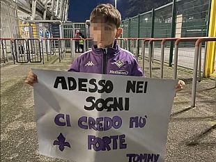 tommy-e-il-cartellone-ritirato-poi-le-scuse-della-cremonese
