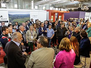 vinitaly-la-toscana-sfida-la-crisi-e-investe-sul-territorio