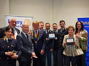 il-rotary-club-firenze-nord-premia-la-polizia-di-stato