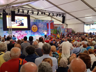 matteo-renzi-alla-leopolda-di-firenze-con-un-video-modello-instagram