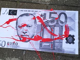 ieri-la-manifestazione-contro-la-guerra-in-nord-est-siria