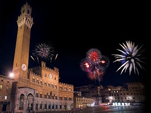 b312302310-la-notte-di-san-silvestro-saluta-il-2013-in-toscana