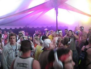 b005151443-albertino-da-radio-deejay-a-poggibonsi-per-la-silent-disco