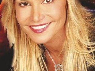a908261023-la-capannina-di-forte-dei-marmi-domani-giovedi-27-agosto-simona-ventura
