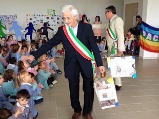 b311191736-sindaci-con-la-valigia-ambasciatori-di-pace