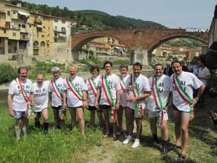 b109141507-sindaci-in-piazza-sciopero-nazionale-contro-la-manovra-economica