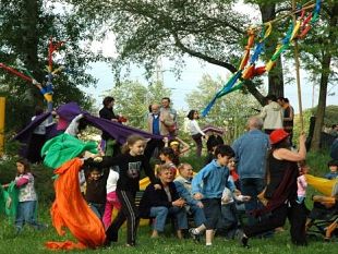 a910112136-a-san-salvi-continua-abitare-i-confini