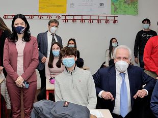 scuola-la-ministra-azzolina-indica-la-toscana-come-modello-per-litalia