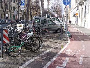 rastrelliere-pulite-task-force-in-azione-attenti-alle-rimozioni