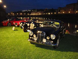 esposizione-e-parata-auto-depoca-al-ponte-vecchio