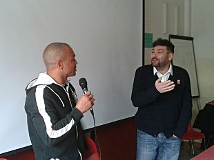 si-puo-fare-la-vita-di-leonard-bundu-raccontata-agli-studenti