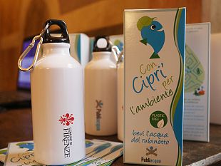 plastic-free-a-fiesole-1200-borracce-in-regalo-da-acque-toscane