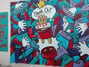 donne-e-violenza-murales-di-skim-incanta-i-giovani