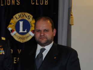 b103251920-bere-con-la-testa-seminario-per-i-giovani