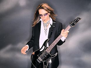 a509222005-domani-sera-steve-vai-al-saschall-torna-il-mito-della-chitarra-totale
