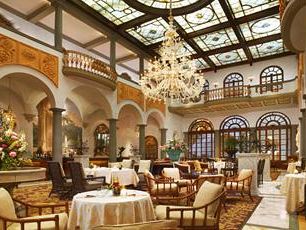 b110061912-l-inaugurazione-dell-hotel-st-regis