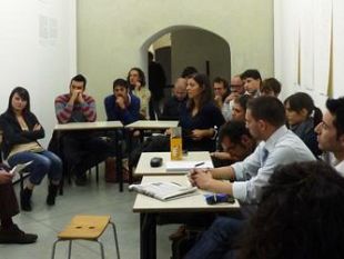 co-working-voucher-per-giovani-che-dividono-spazi-e-servizi