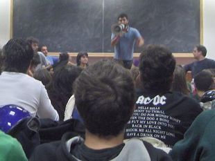 b010131426-scuola-e-occupazioni-a-firenze-sono-stati-fatti-danni