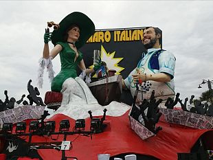 salvini-torna-in-toscana-accolto-dallalta-marea-delle-sardine