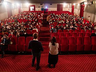 trecento-studenti-a-empoli-per-il-docu-film-sui-preti-operai