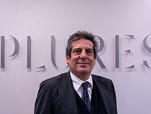 plures-nel-2025-gigante-dei-servizi-con-numeri-da-record