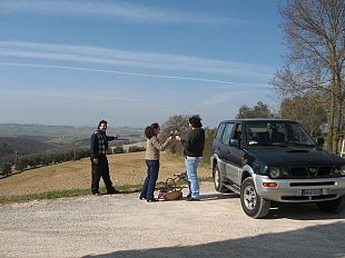 a903232245-trequanda-caccia-d-arte-e-di-panorami-in-fuoristrada-dalla-fattoria-del-colle