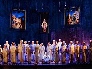 b111181415-la-satyagraha-di-philip-glass-la-storia-di-gandhi-via-satellite