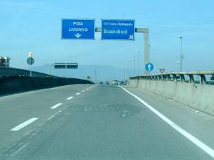 b011261950-superstrada-fipili-presto-asfaldo-drenante-fra-empoli-est-e-ginestra-fiorentina