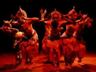 a809091411-sutra-dance-theatre-di-malesia-il-10-settembre-2008-ore-2100-al-palagio-di-parte-guelfa