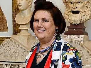 b301102024-renzi-consegna-fiorino-d-oro-di-firenze-alla-giornalista-di-moda-suzy-menkes