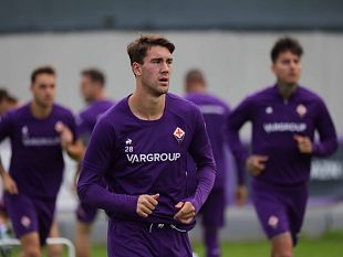 viola-larciere-vlahovic-si-e-sbloccato-e-prenota-una-maglia-da-titolare