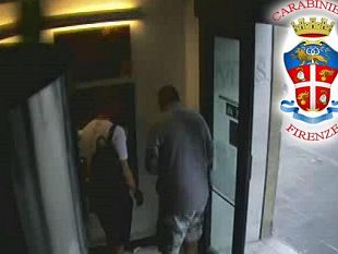 piazza-pitti-montano-un-dispositivo-per-clonare-carte-di-credito