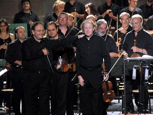 ilya-grubert-con-lorchestra-da-camera-fiorentina