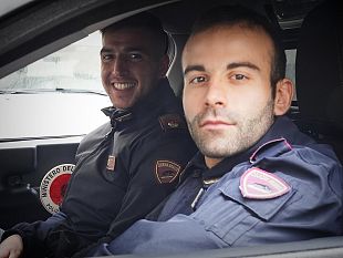 anziana-sola-non-puo-fare-la-spesa-interviene-la-polizia