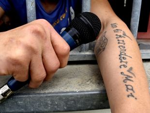 oltre-le-sbarre-la-dignita-di-una-citta-passa-da-quattro-lavatrici