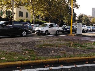 code-per-pioggia-e-incidenti-pedone-investito-in-piazza-indipendenza