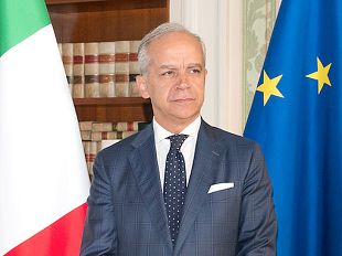 manganellate-ai-minorenni-perche-piantedosi-non-si-dimettera