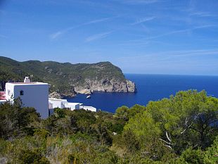 b008222017-e-fiorentino-il-primo-turista-di-ibiza