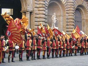 b204301434-a-marina-di-pisa-banditi-gli-sbandieratori-di-firenze