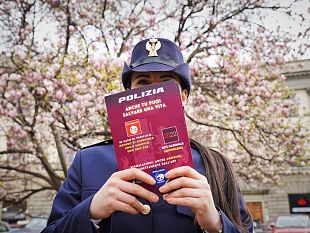 firenze-polizia-e-commercianti-insieme-contro-la-violenza-sulle-donne