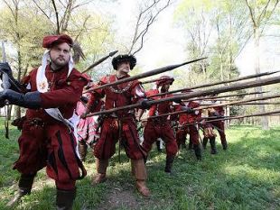 alle-cascine-i-giochi-di-carnasciale-torna-il-rinascimento-a-firenze